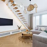 Boho Deluxe - Najwiekszy 130m2 Nad Jeziorem Ukiel Z 50m Tarasem, Przy Jeziorze, Garaz Podziemny, Klimatyzacja, 3 Sypialnie Salon, 2 Lazienki, Winda, Fvat Daire Olsztyn (Warmian-Masurian)