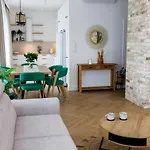 Boho Deluxe - Najwiekszy 130m2 Nad Jeziorem Ukiel Z 50m Tarasem, Przy Jeziorze, Garaz Podziemny, Klimatyzacja, 3 Sypialnie Salon, 2 Lazienki, Winda, Fvat * Olsztyn (Warmian-Masurian)