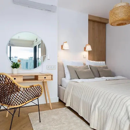 Boho Deluxe - Najwiekszy 130m2 Nad Jeziorem Ukiel Z 50m Tarasem, Przy Jeziorze, Garaz Podziemny, Klimatyzacja, 3 Sypialnie Salon, 2 Lazienki, Winda, Fvat Apartamento Olsztyn (Warmian-Masurian)