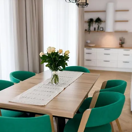 Boho Deluxe - Najwiekszy 130m2 Nad Jeziorem Ukiel Z 50m Tarasem, Przy Jeziorze, Garaz Podziemny, Klimatyzacja, 3 Sypialnie Salon, 2 Lazienki, Winda, Fvat Lägenhet Olsztyn (Warmian-Masurian)