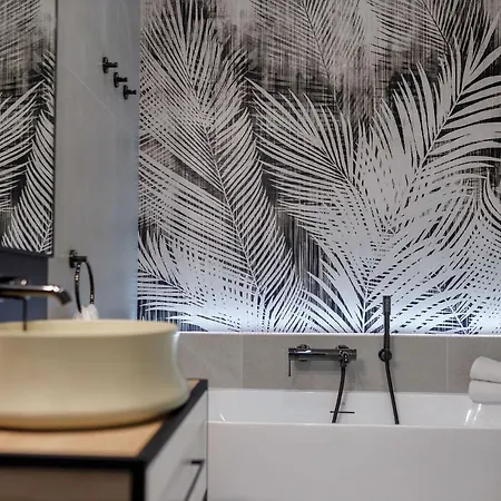 Appartement Boho Deluxe - Najwiekszy 130m2 Nad Jeziorem Ukiel Z 50m Tarasem, Przy Jeziorze, Garaz Podziemny, Klimatyzacja, 3 Sypialnie Salon, 2 Lazienki, Winda, Fvat
