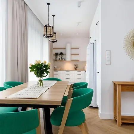 Appartement Boho Deluxe - Najwiekszy 130m2 Nad Jeziorem Ukiel Z 50m Tarasem, Przy Jeziorze, Garaz Podziemny, Klimatyzacja, 3 Sypialnie Salon, 2 Lazienki, Winda, Fvat