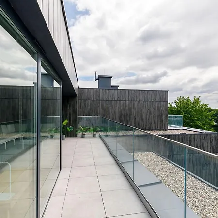 Lägenhet Boho Deluxe - Najwiekszy 130m2 Nad Jeziorem Ukiel Z 50m Tarasem, Przy Jeziorze, Garaz Podziemny, Klimatyzacja, 3 Sypialnie Salon, 2 Lazienki, Winda, Fvat